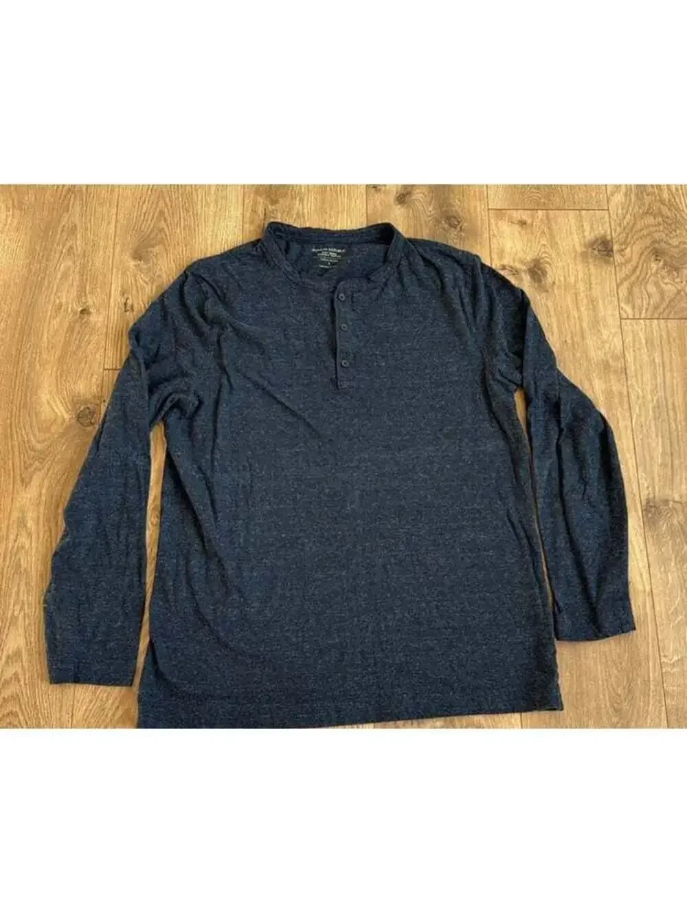 Navy men’s Henley